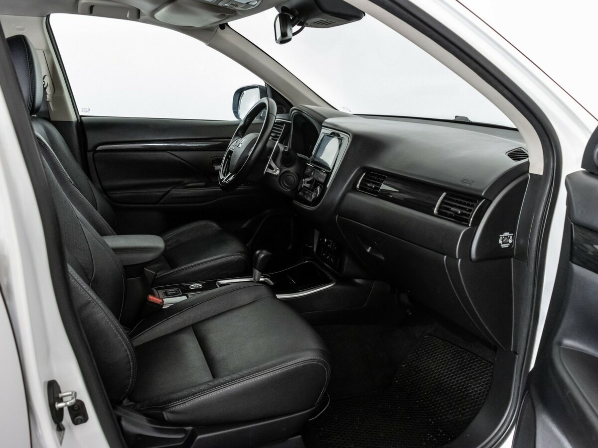 Купить Mitsubishi Outlander, 2017, 191 296 км.. Фото: #23