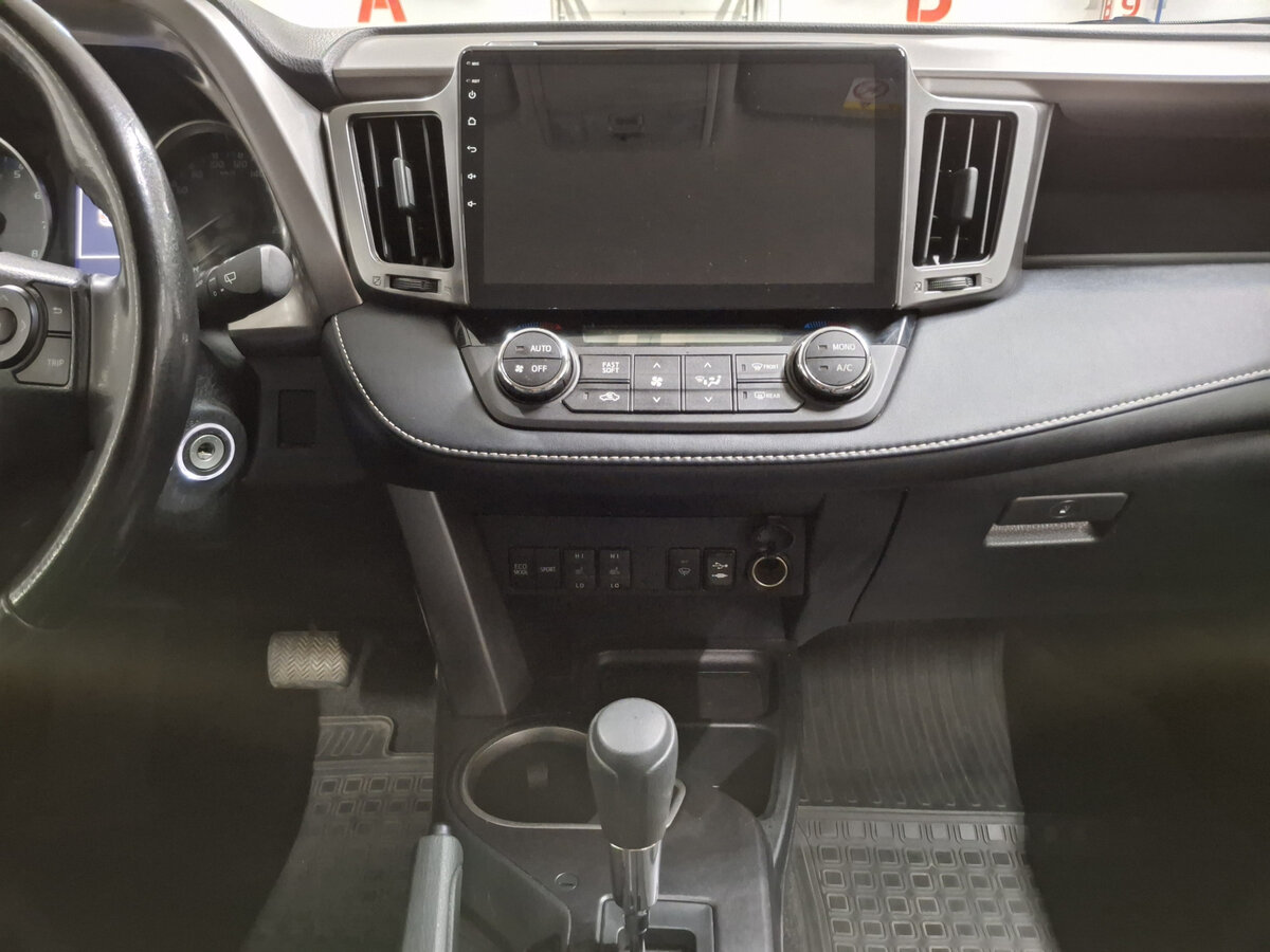 Купить Toyota RAV4, 2019, 81 575 км.. Фото: #14