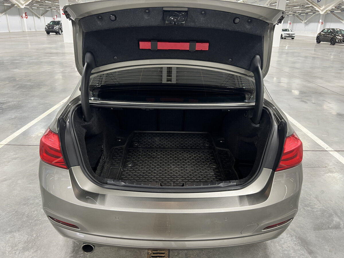 Купить BMW 3 серии, 2018, 194 925 км.. Фото: #9