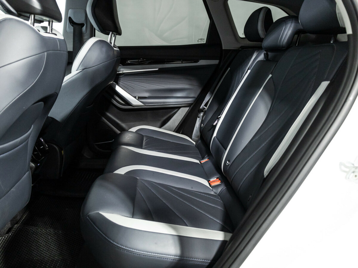 Купить Geely Atlas, 2023, 36 631 км.. Фото: #7