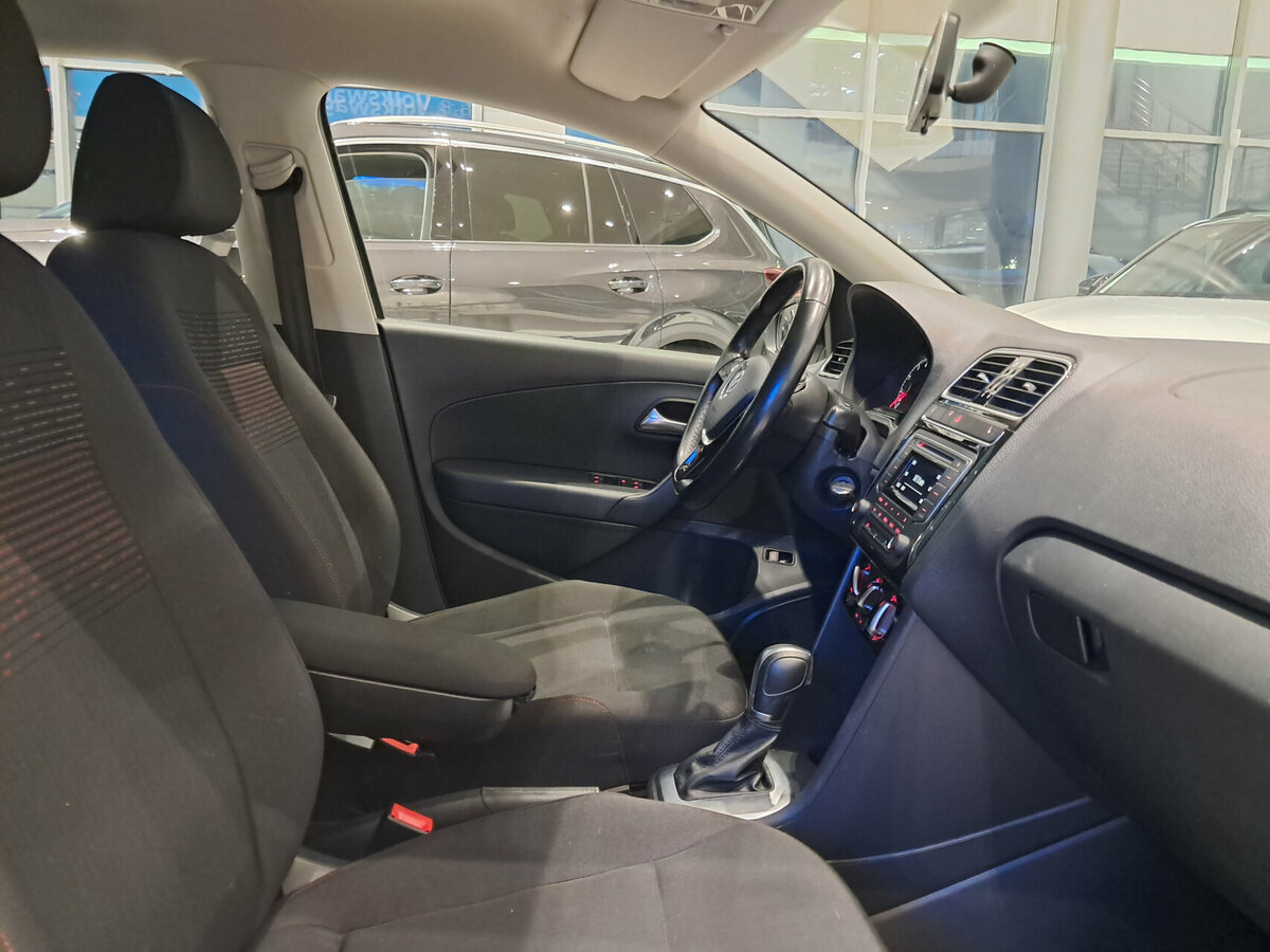 Купить Volkswagen Polo, 2017, 41 987 км.. Фото: #10
